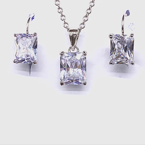 2ctw CZ Emerald Cut Earring & Necklace Box Set NWT - Picture 1 of 8